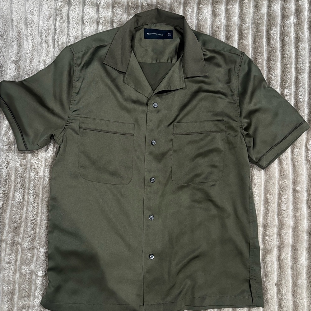Abercrombie & Fitch Olive Green Casual Button Down Shirt